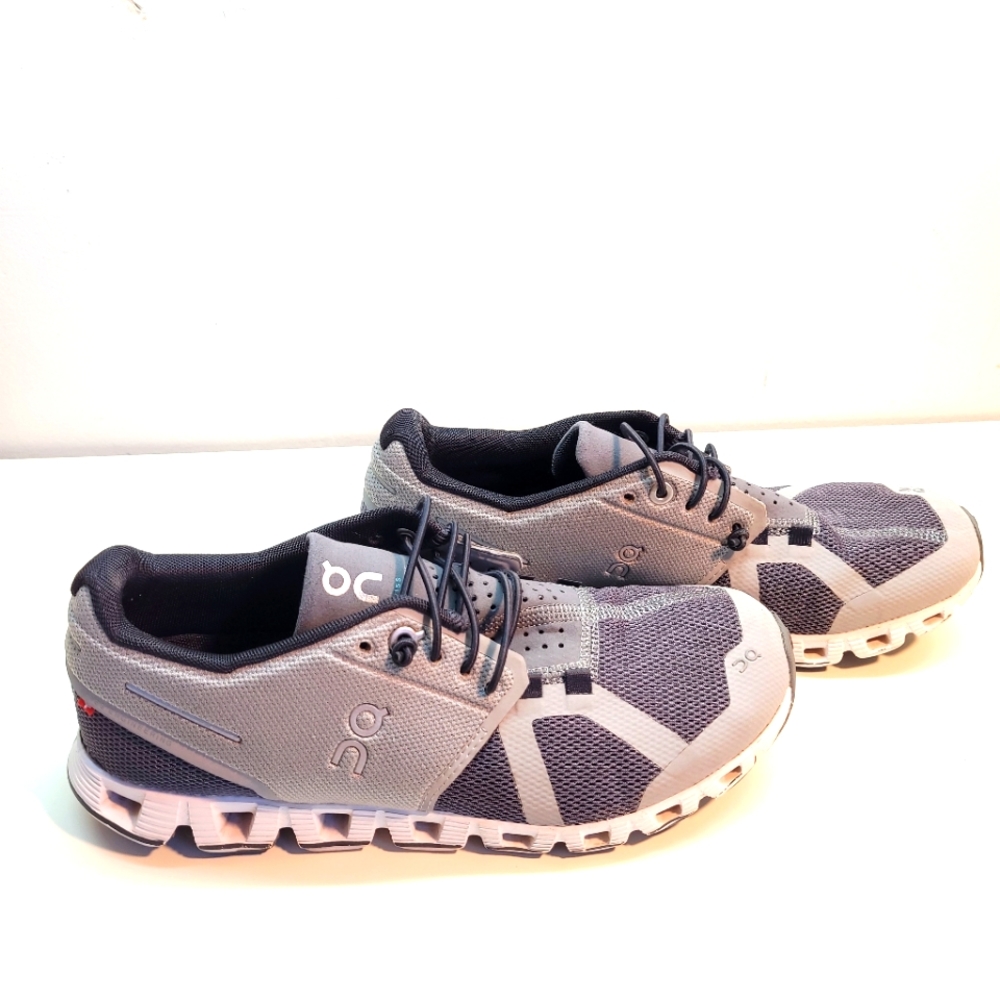 On Running Black and Gray Athletic Shoes